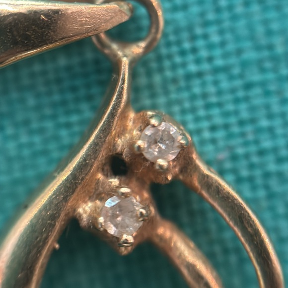 💛🤍 Vintage Solid Gold Pearl and Diamond Pendant - Picture 3 of 3